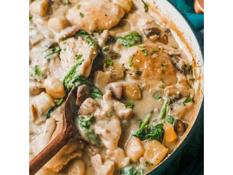 One Pot Creamy Chicken and Gnocchi Soup